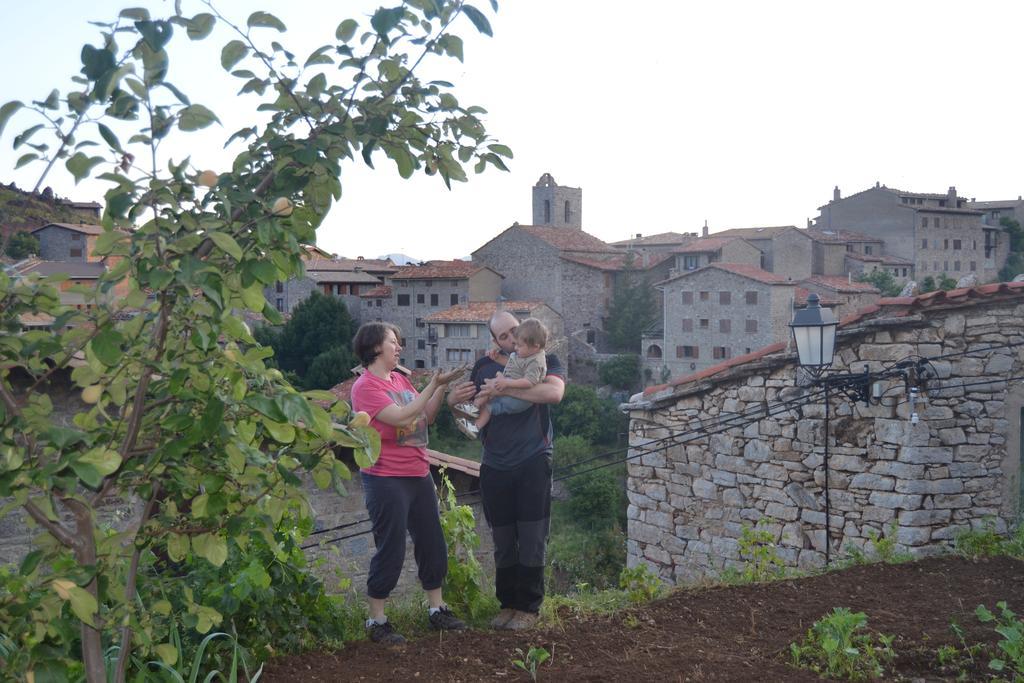 Hostal La Muntanya Castellar De N'Hug Eksteriør billede
