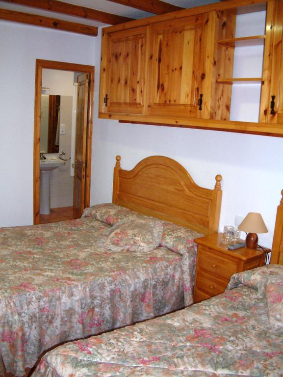 Hostal La Muntanya Castellar De N'Hug Eksteriør billede