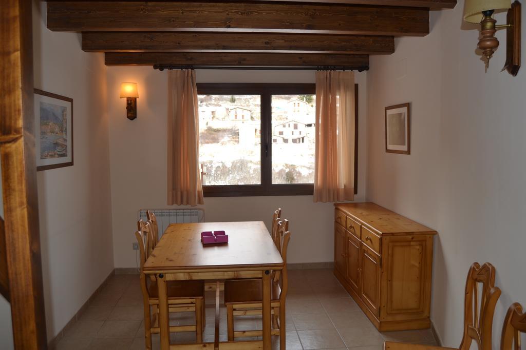 Hostal La Muntanya Castellar De N'Hug Eksteriør billede